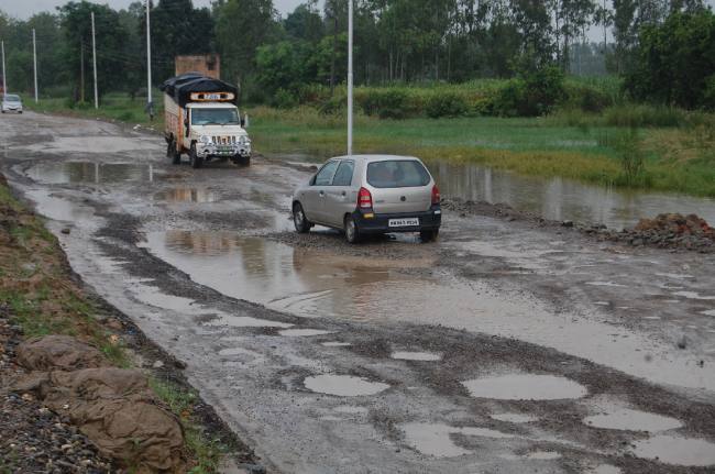 broken road dhampur