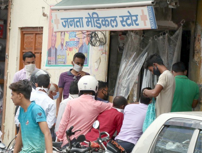 crowd lockdown bijnor