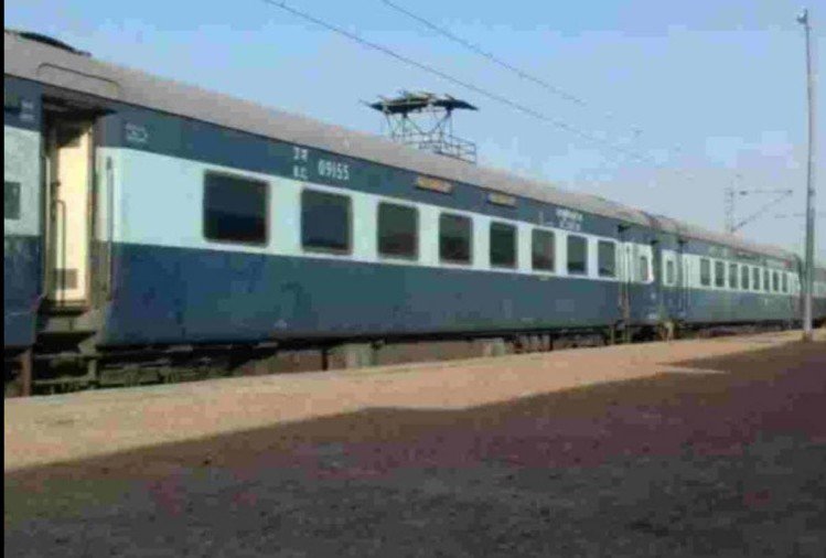 najibabad kotdwar train